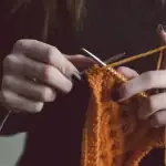 "Babiččiny" koníčky vám mohou zachránit nervy - útulné zvyky šťastných lidí babicciny-konicky-vam-mohou-zachranit-nervy-utulne-zvyky-stastnych.webp.webp