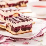 Úžasný tvarohový dort s třešněmi: stane se oblíbeným dezertem pro každou oslavu. Úžasný tvarohový dort s třešněmi: stane se oblíbeným dezertem pro